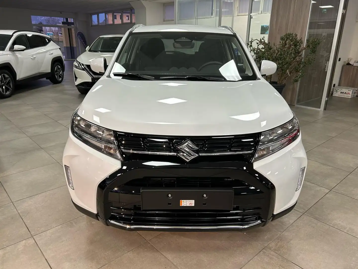 Suzuki Vitara 1.4 Hybrid 4WD AllGrip Cool+ Bianco - 2