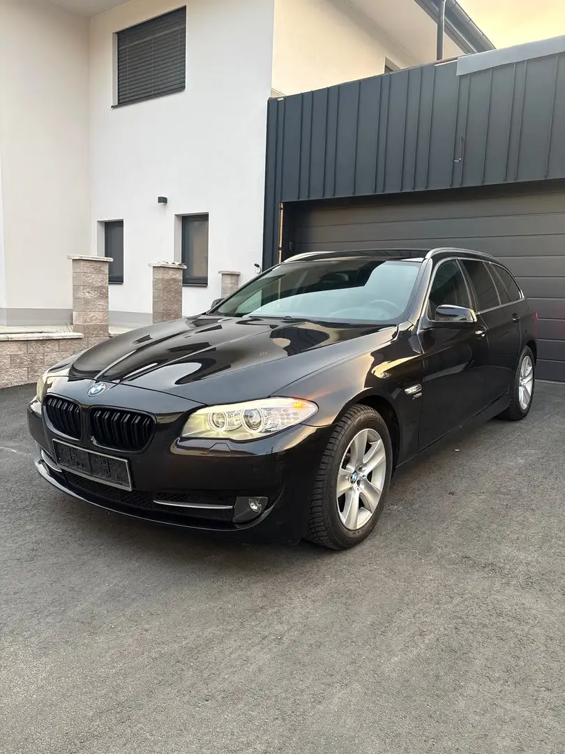 BMW 525 525d xDrive Touring F11 N47 Schwarz - 1