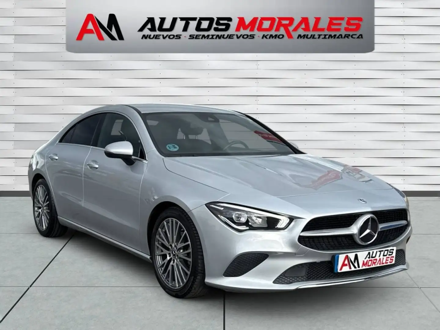Mercedes-Benz CLA 180 7G-DCT Plateado - 1