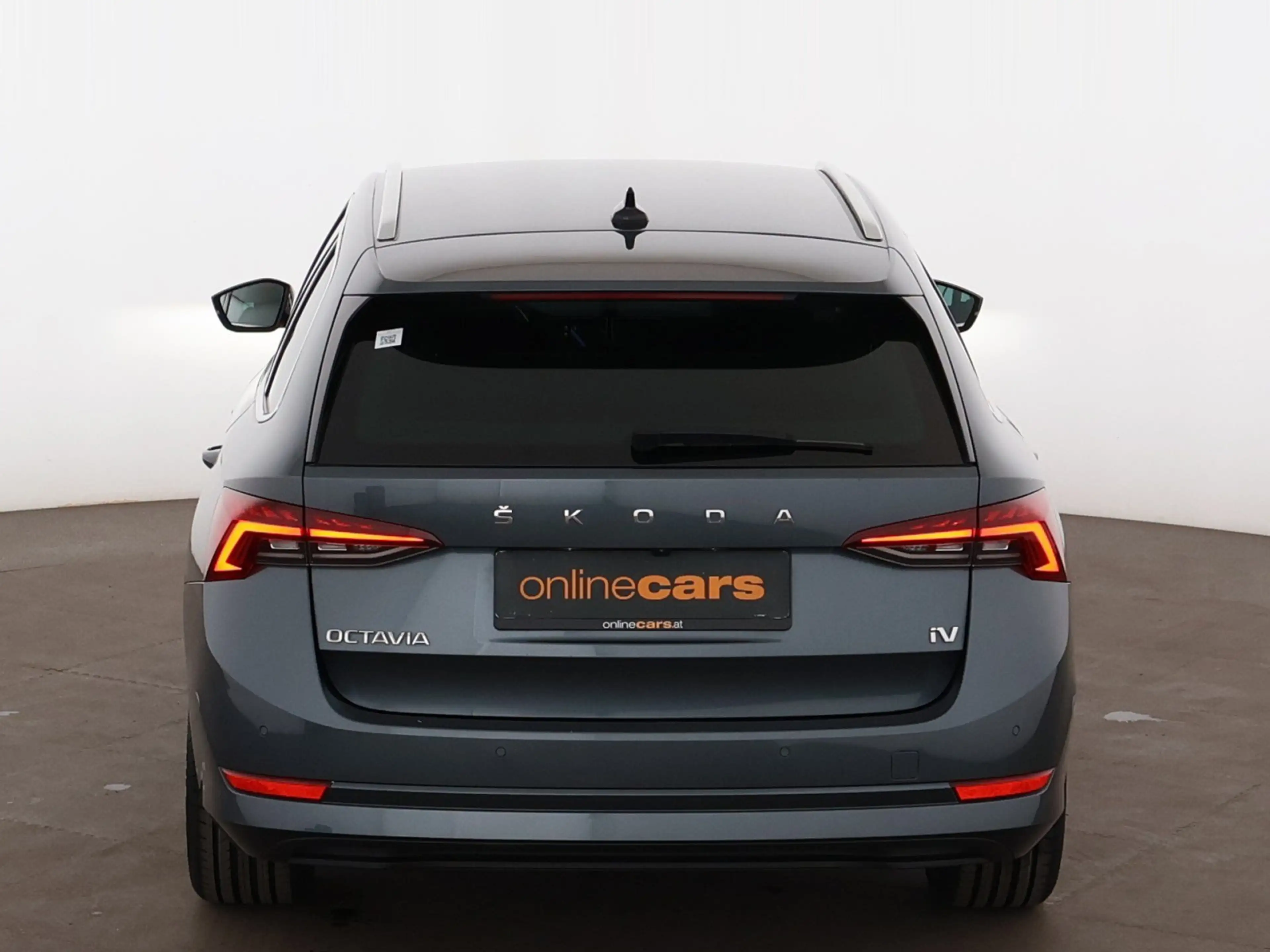 Skoda Octavia Combi 1.4 TSI Style PHEV Aut MATRIX RADAR — photo 7