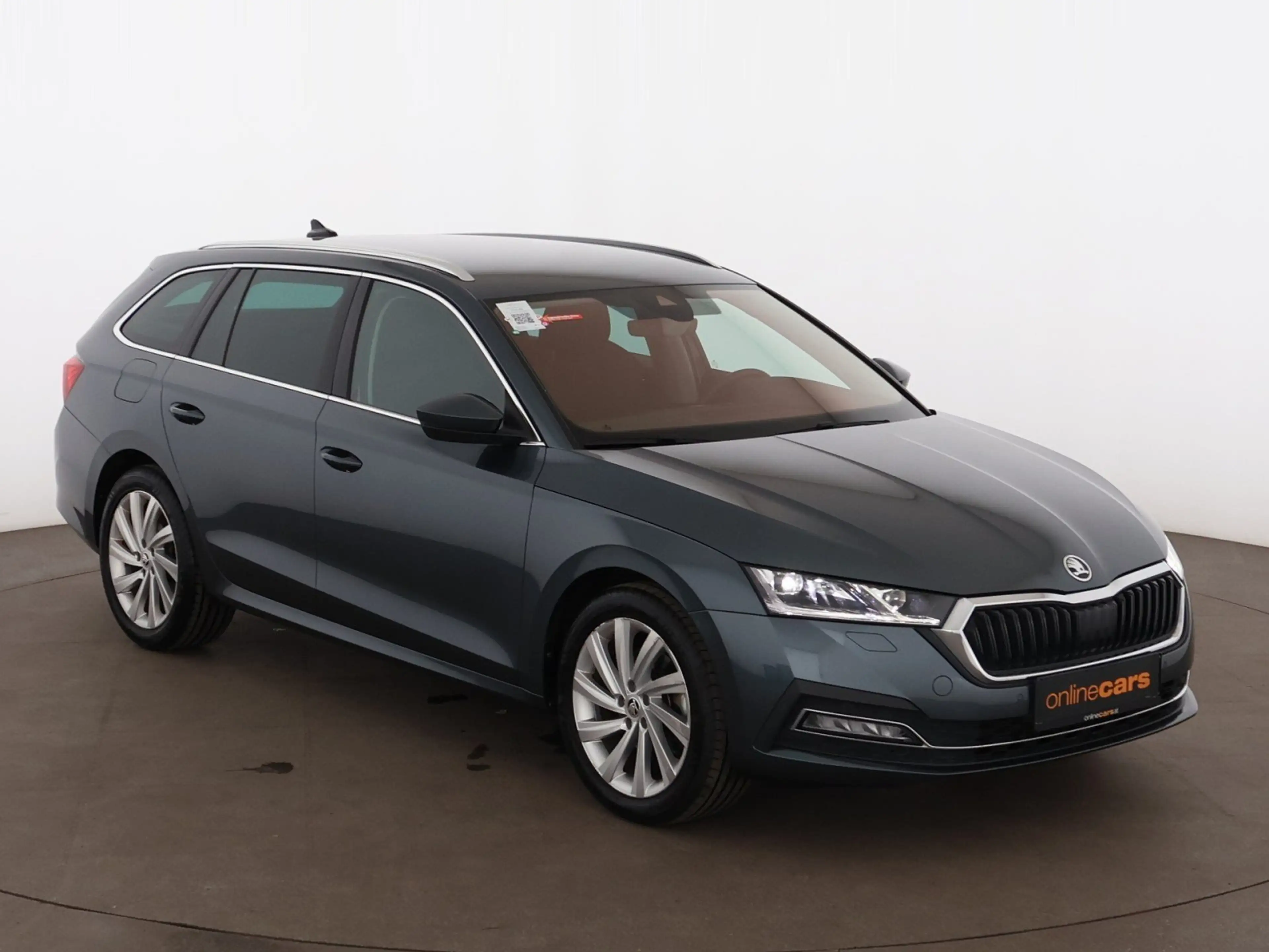 Skoda Octavia Combi 1.4 TSI Style PHEV Aut MATRIX RADAR — photo 4