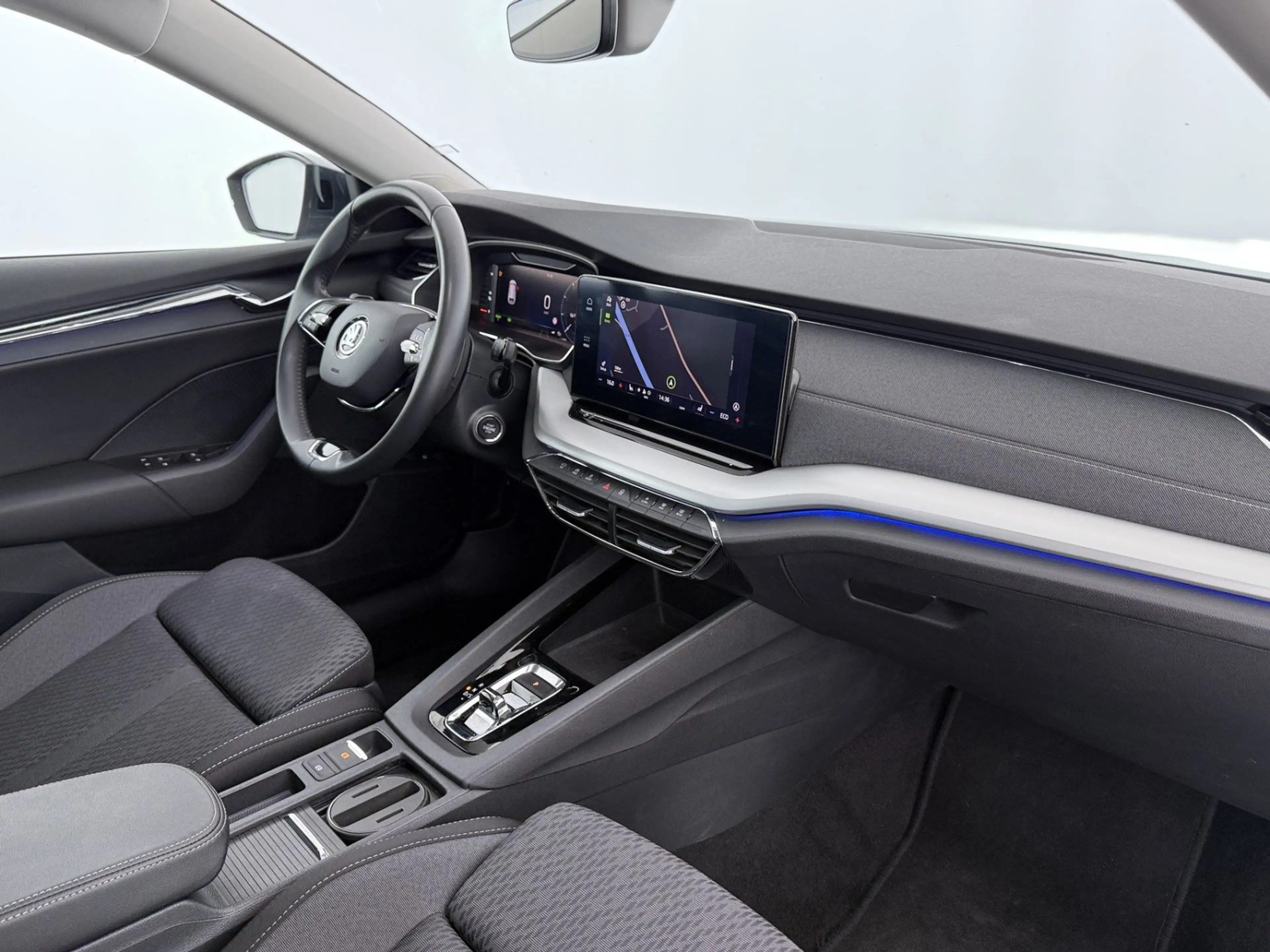 Skoda Octavia Combi 1.4 TSI Style PHEV Aut MATRIX RADAR — photo 14
