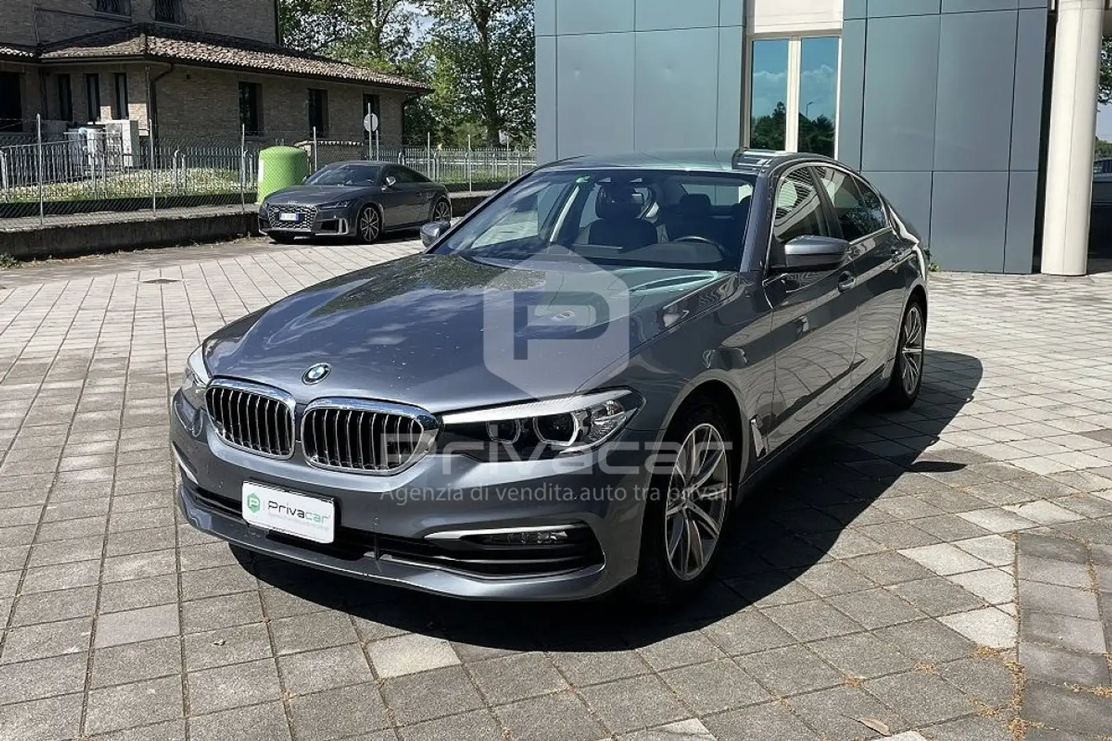 BMW 520 520d Luxury Silver - 1