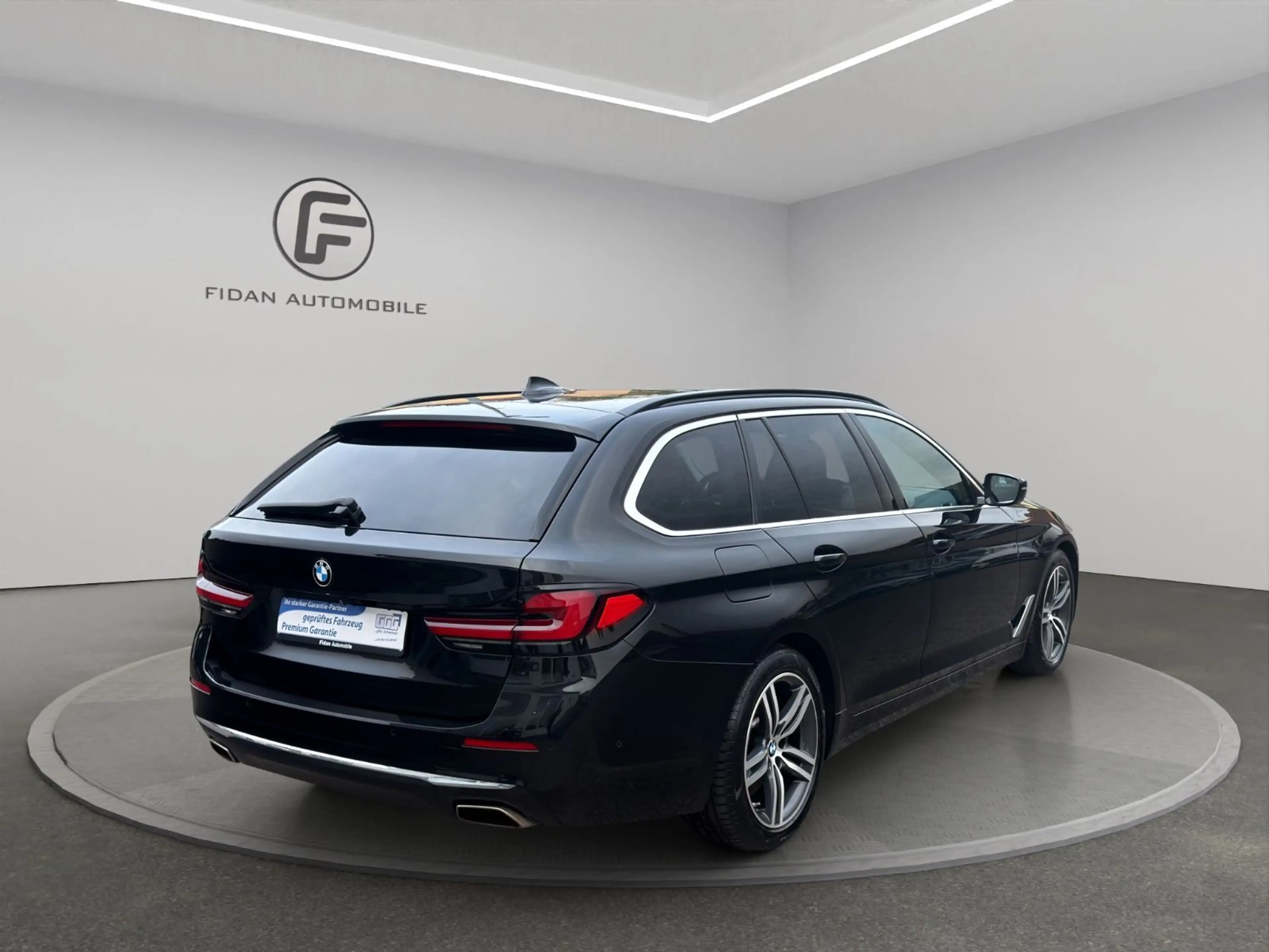 BMW 530 d xDrive*Laser*SoftClose*Live*Pano*HUD*H&K — photo 5
