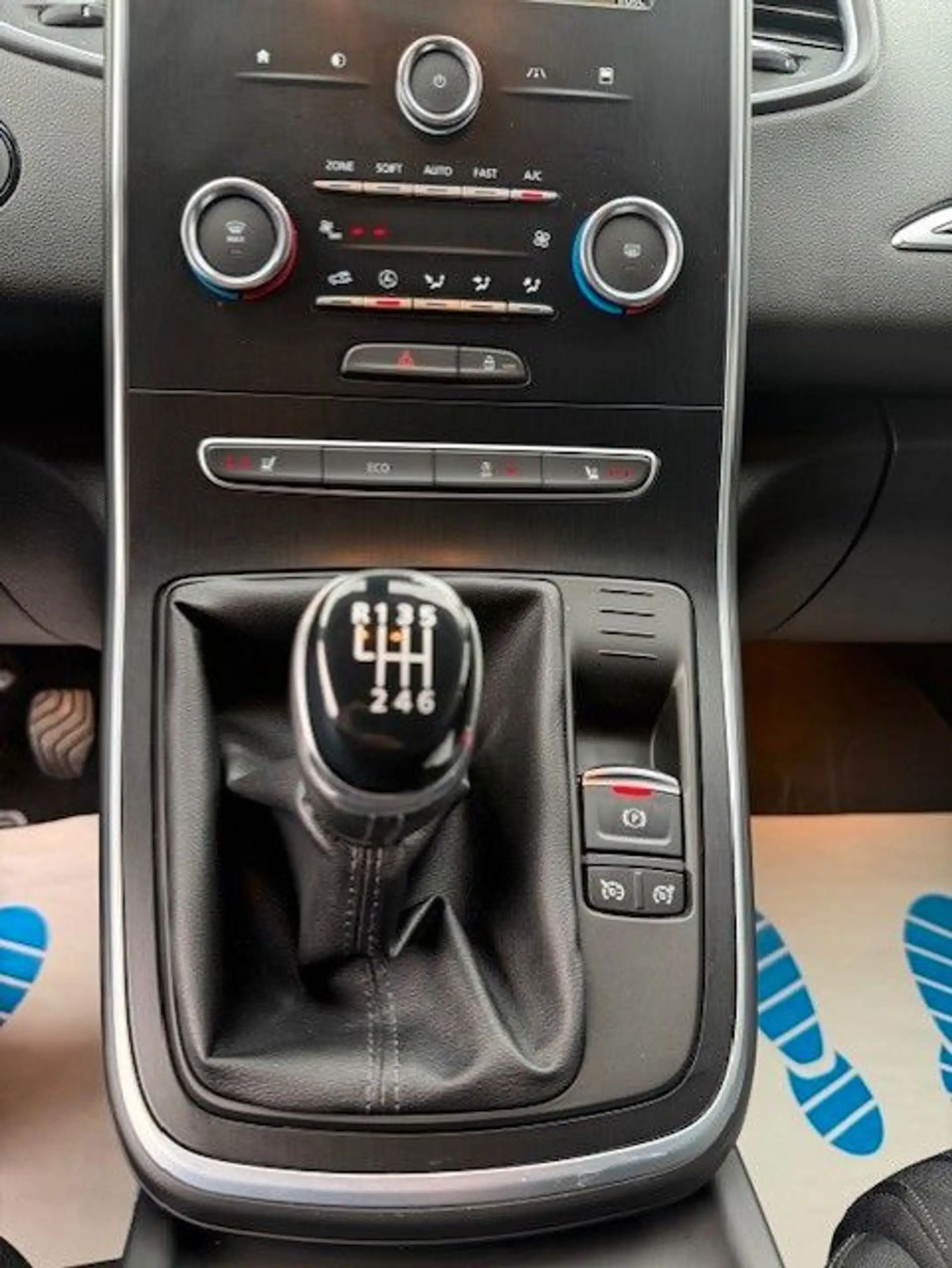Renault Scenic IV Limited*NAVI*KLIMAAUT*KYLS*TEMP*1HAND — photo 18