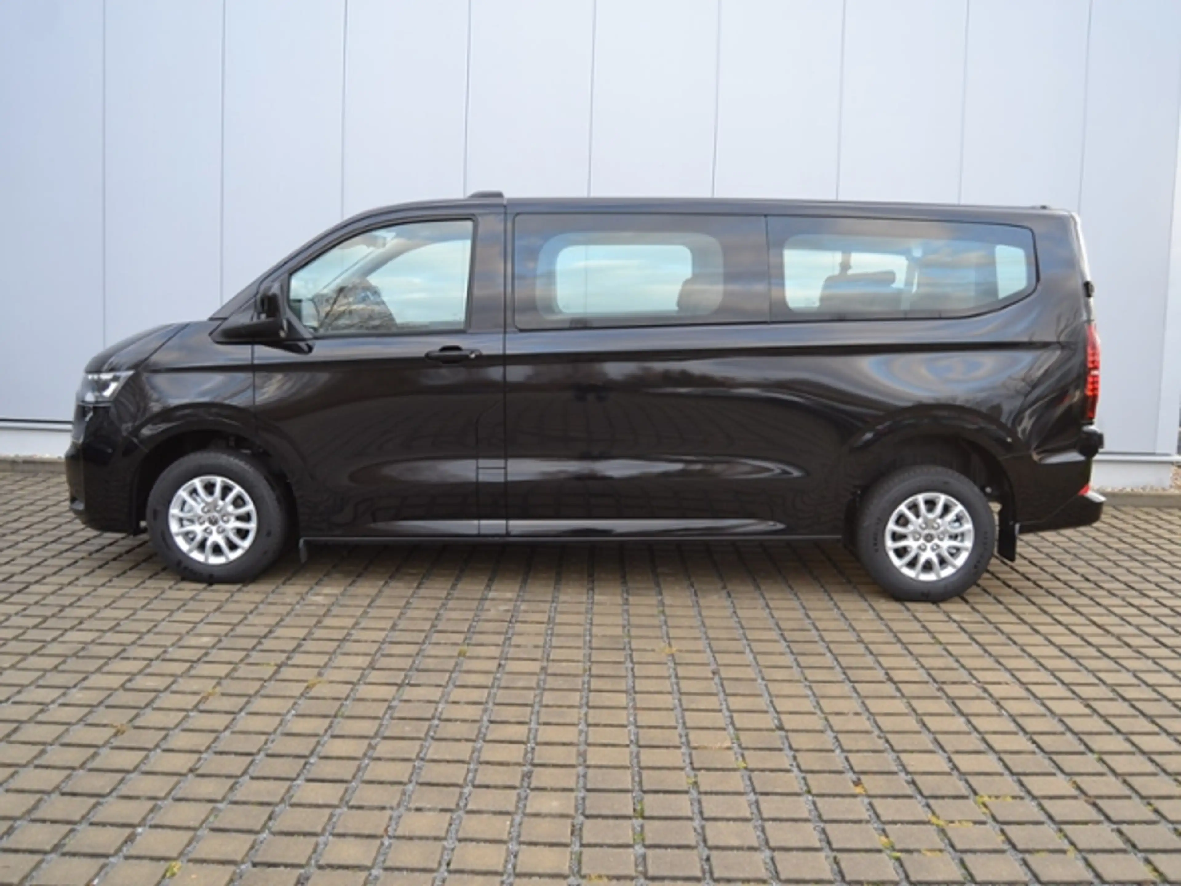 Volkswagen T7 Caravelle 2.0 TDI Aut. LANG 8-SITZER/EXTERIEUR/ASSISTENZ-PL — photo 8