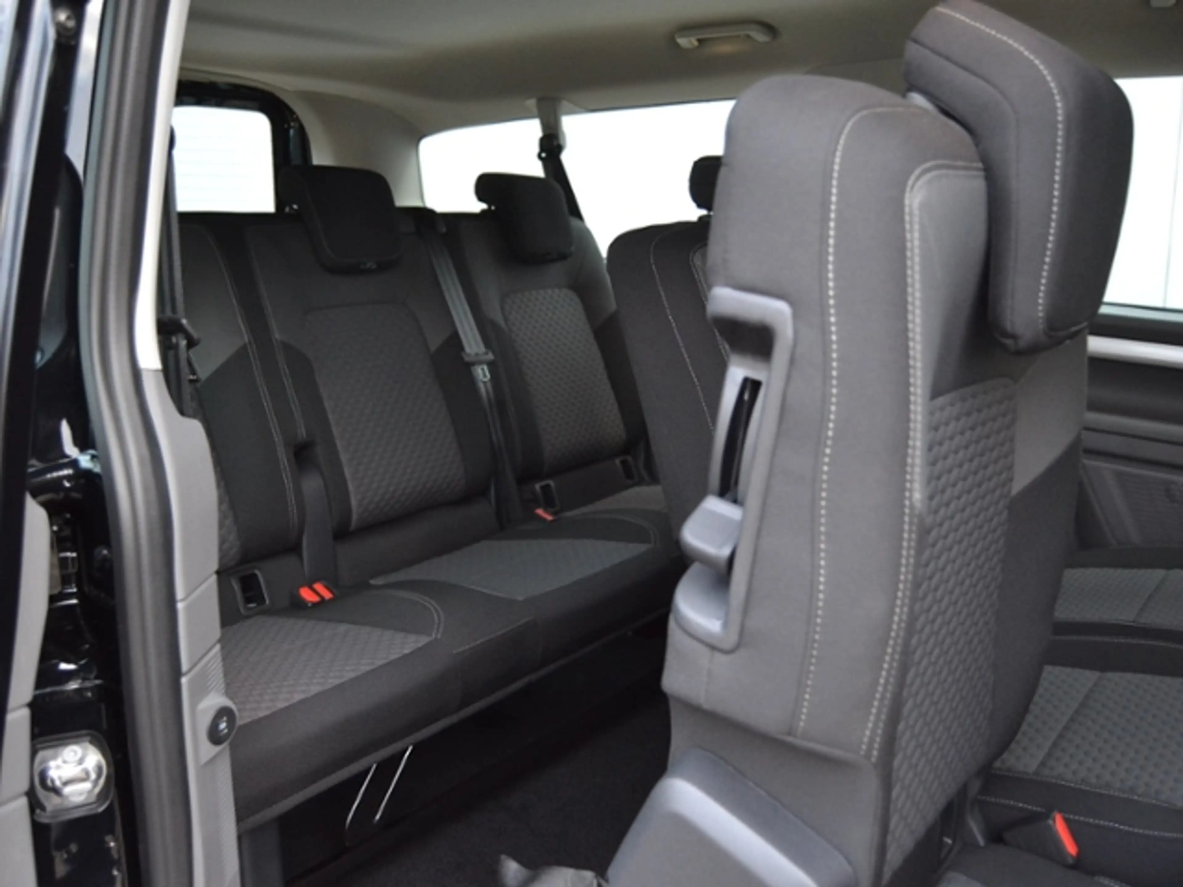 Volkswagen T7 Caravelle 2.0 TDI Aut. LANG 8-SITZER/EXTERIEUR/ASSISTENZ-PL — photo 10