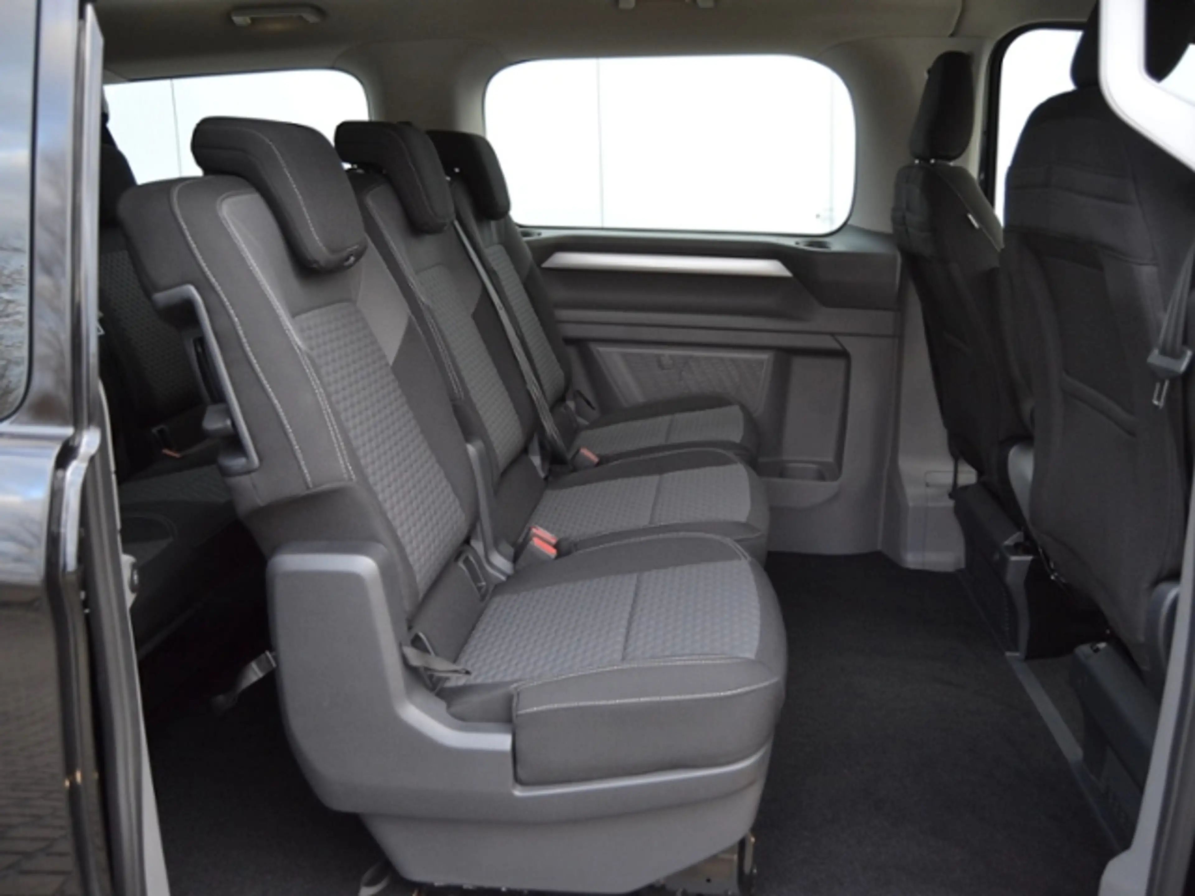 Volkswagen T7 Caravelle 2.0 TDI Aut. LANG 8-SITZER/EXTERIEUR/ASSISTENZ-PL — photo 9