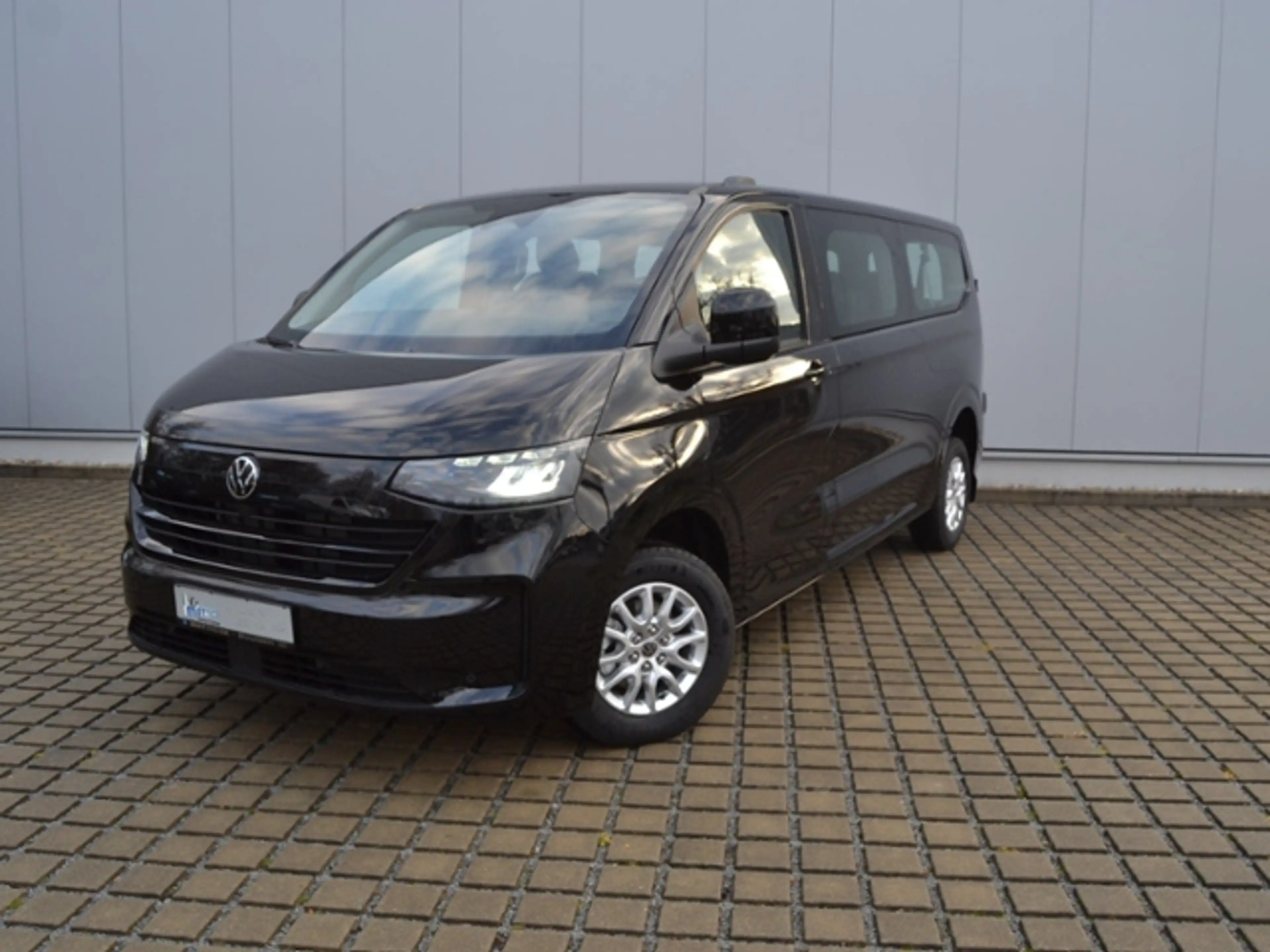 Volkswagen T7 Caravelle 2.0 TDI Aut. LANG 8-SITZER/EXTERIEUR/ASSISTENZ-PL — photo 2