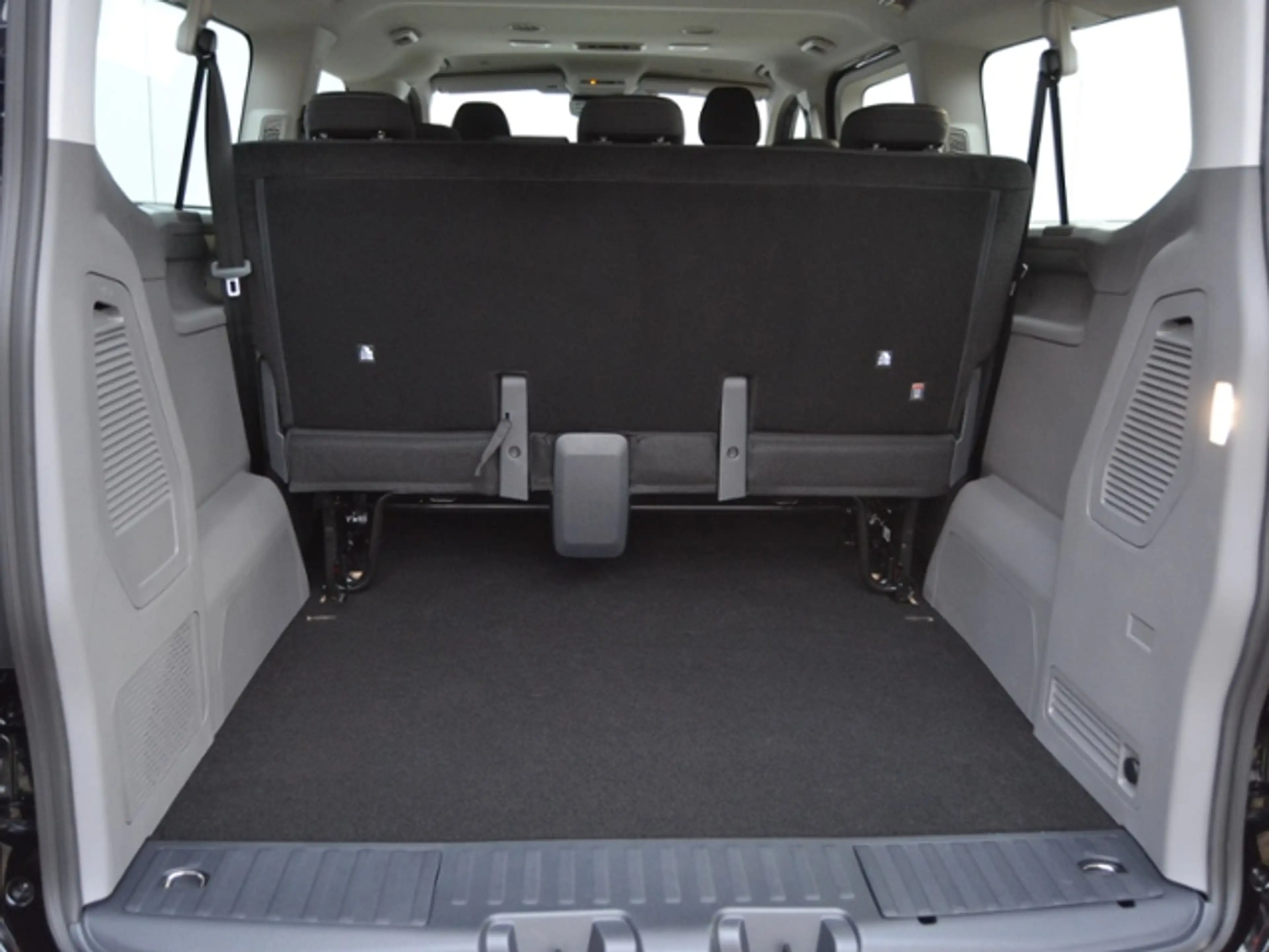 Volkswagen T7 Caravelle 2.0 TDI Aut. LANG 8-SITZER/EXTERIEUR/ASSISTENZ-PL — photo 15