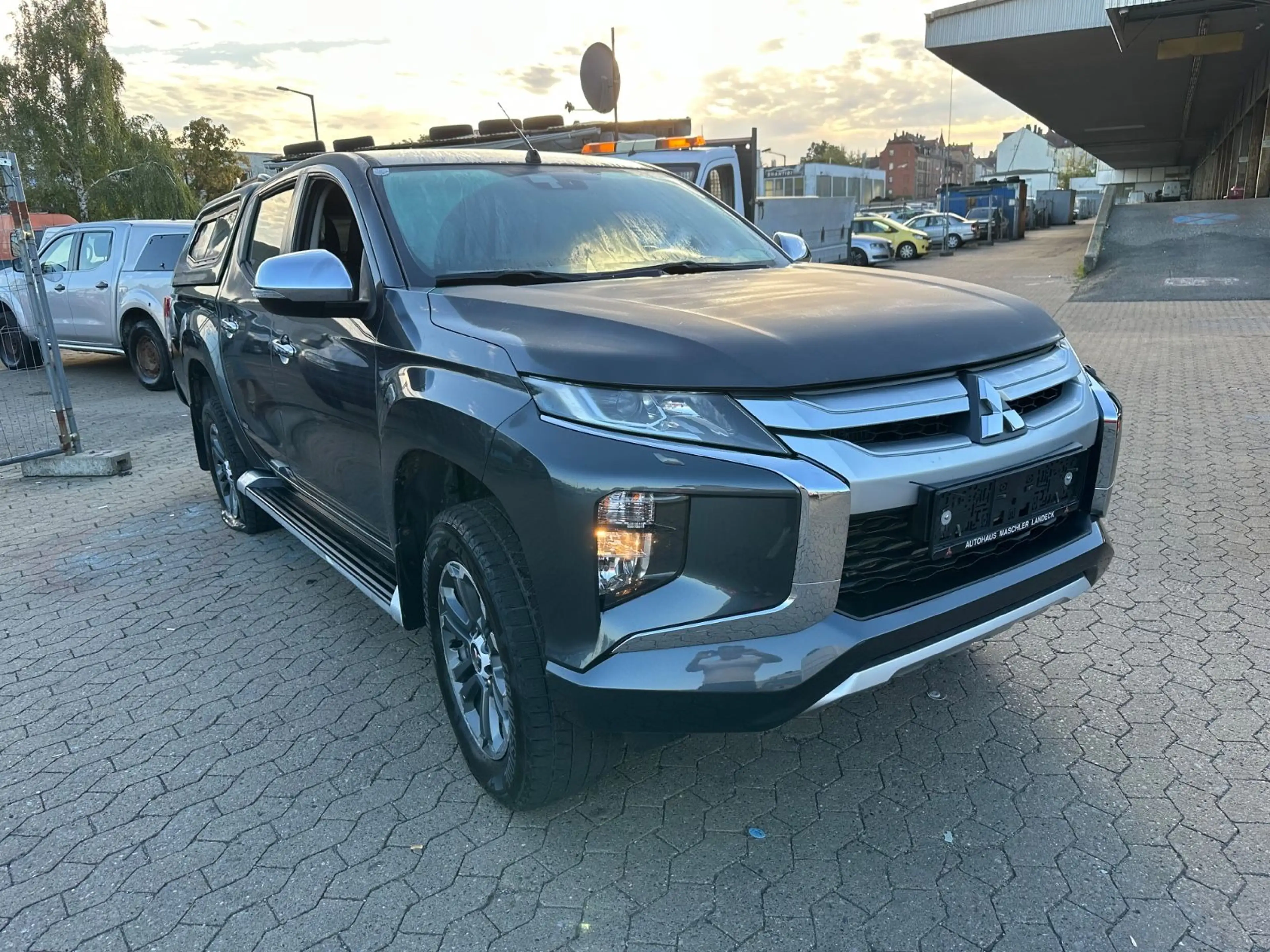 Mitsubishi L200 — photo 8