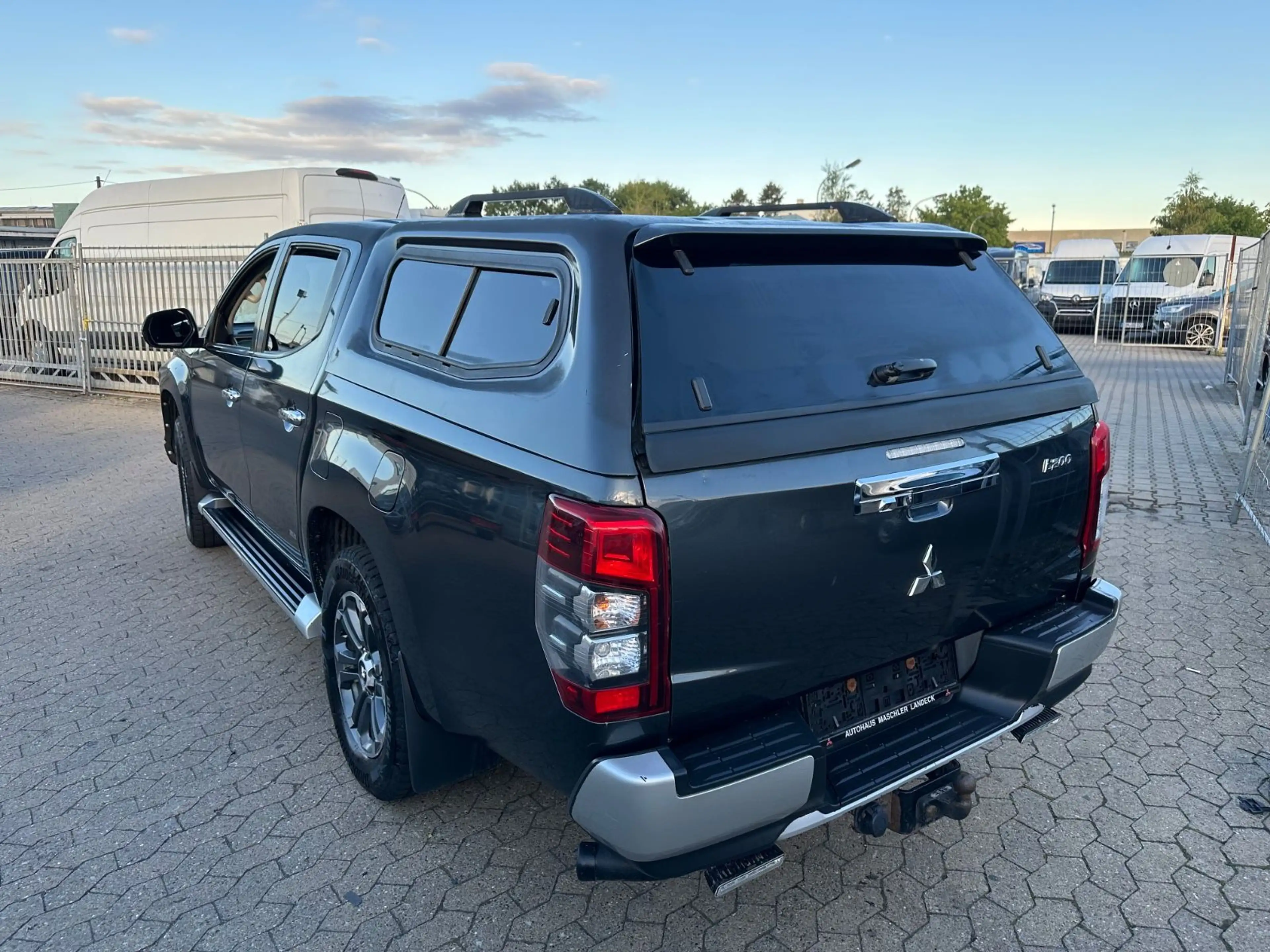 Mitsubishi L200 — photo 5
