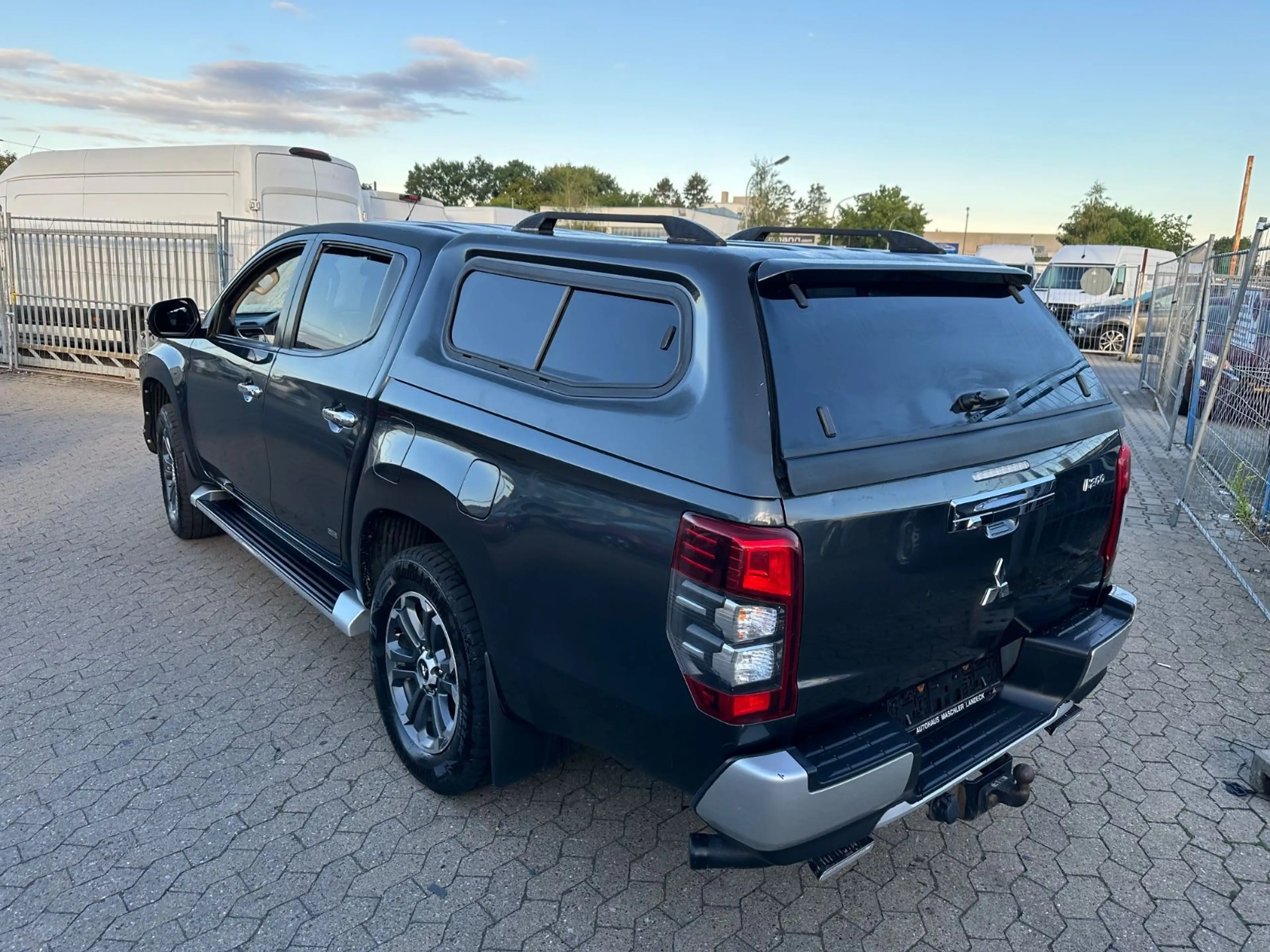 Mitsubishi L200 — photo 15