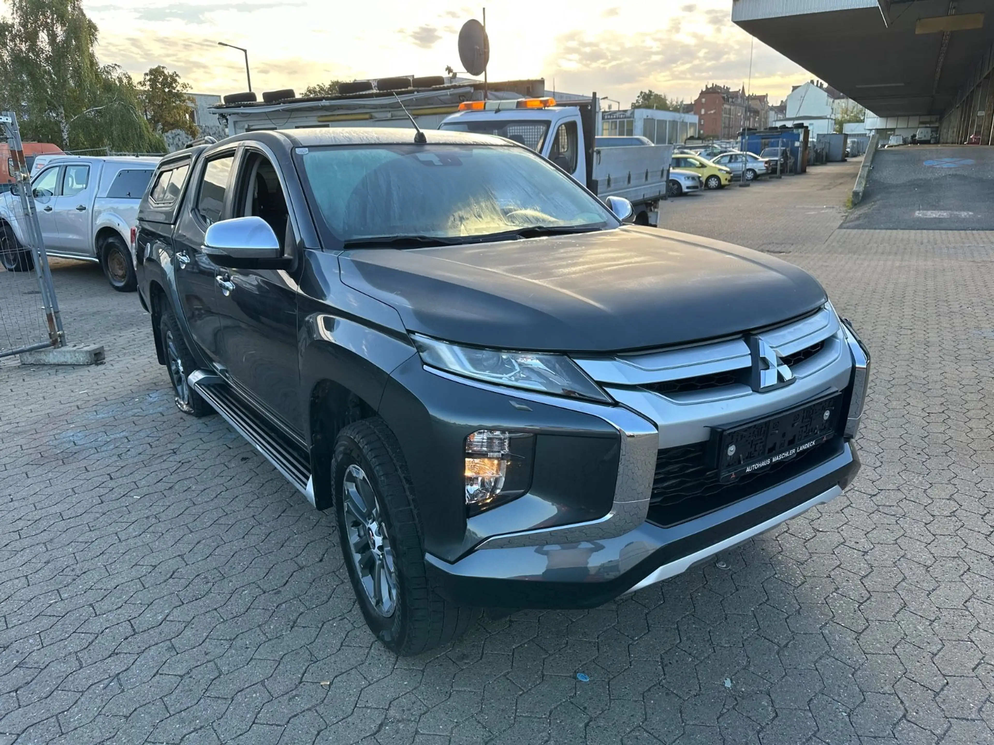 Mitsubishi L200 — photo 7