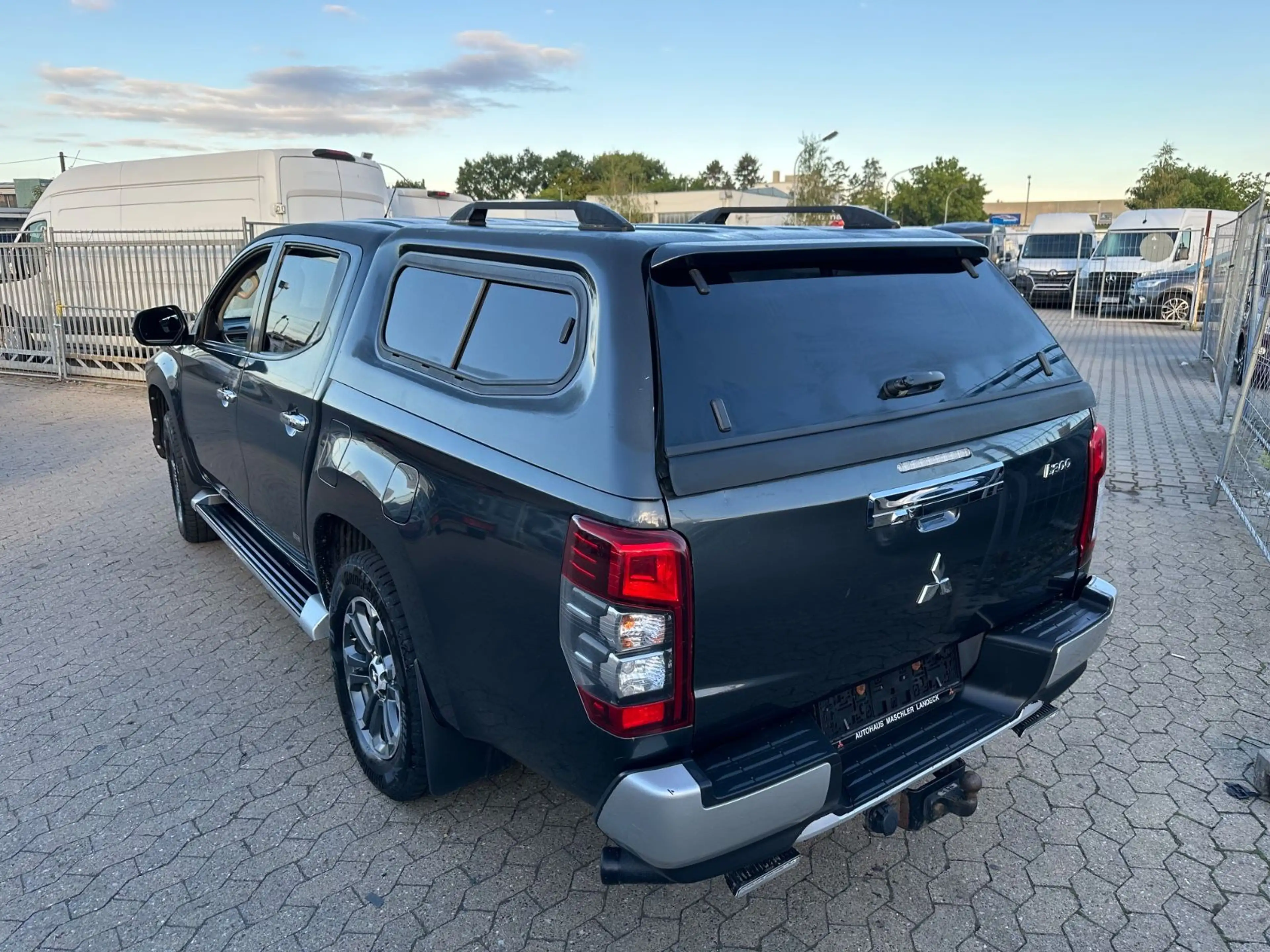 Mitsubishi L200 — photo 4
