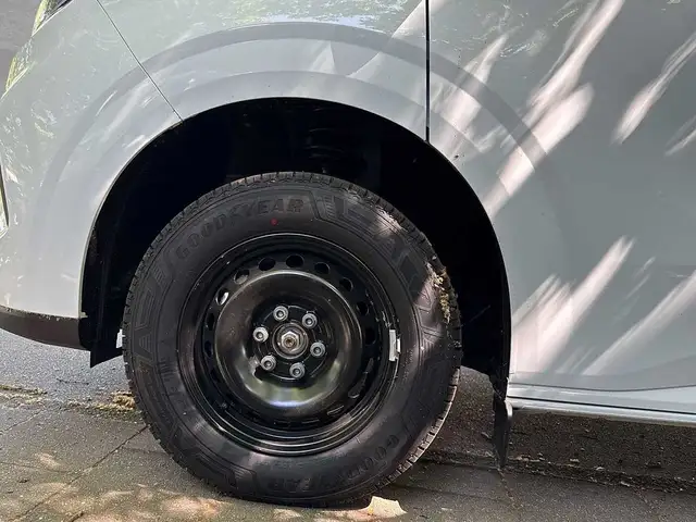 Ford Transit Custom view 9