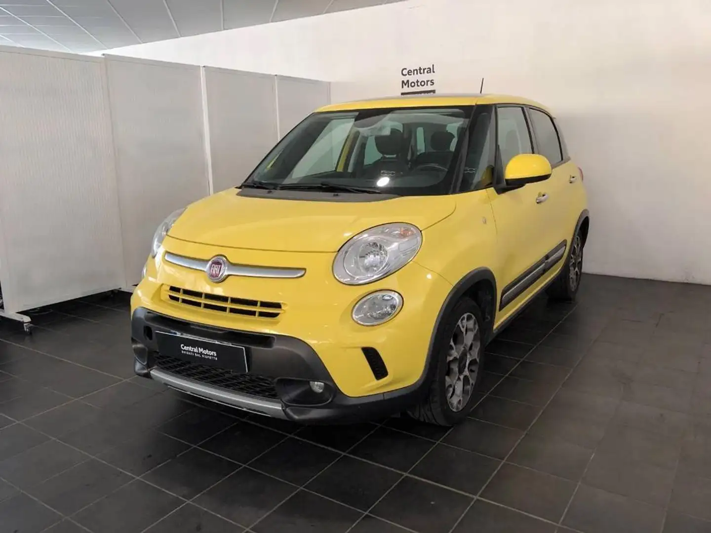Fiat 500L 1.6 mjt Trekking 105cv Giallo - 1