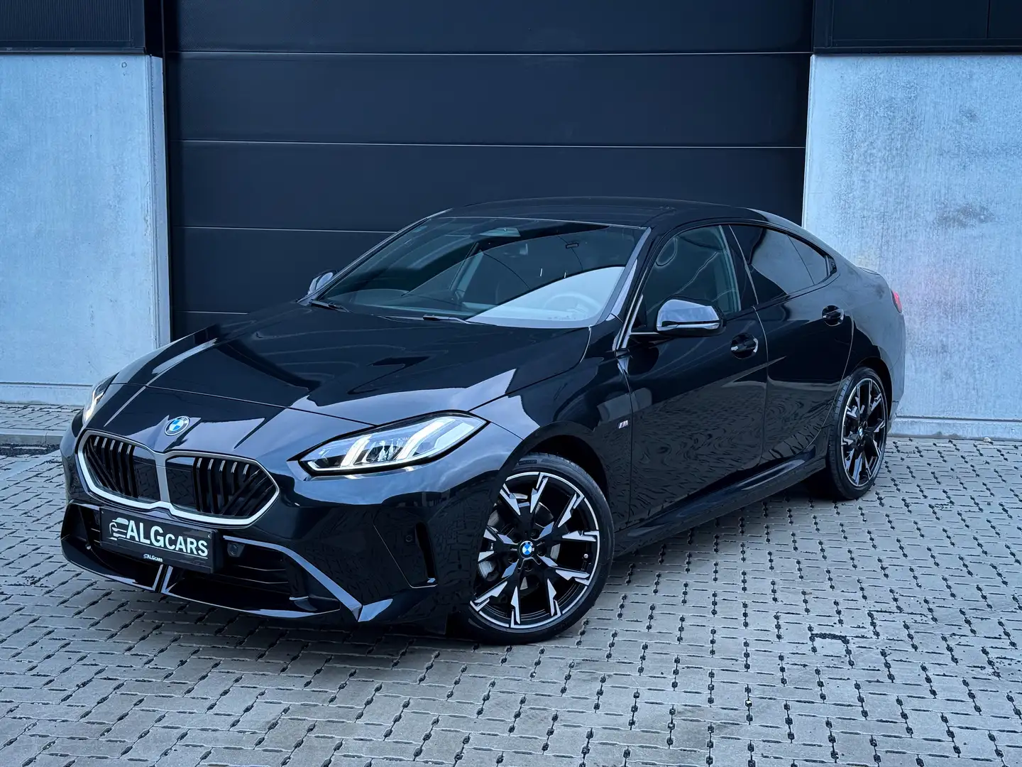 BMW 220 i Gran Coupé M-Sport Shadow Line / Nieuw Model! Zwart - 1