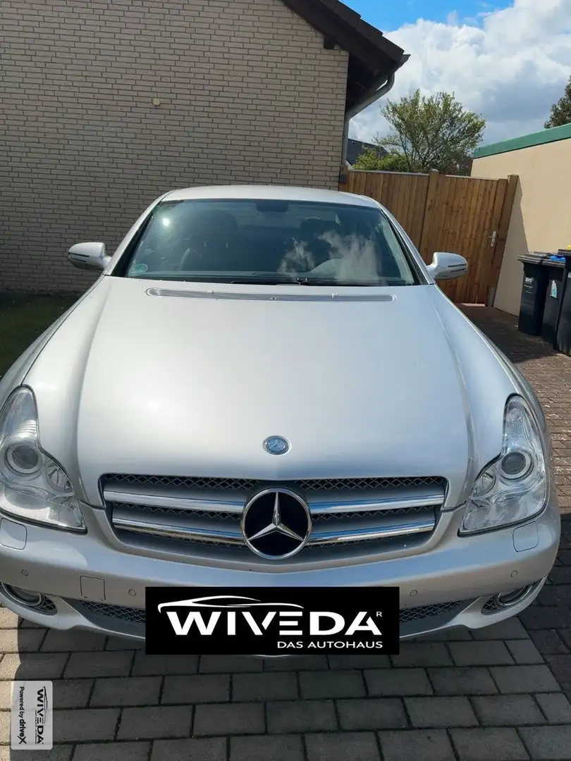 Mercedes-Benz CLS 500 Aut. NAVI~XENON~LEDER~SHZ~PDC Stříbrná - 2