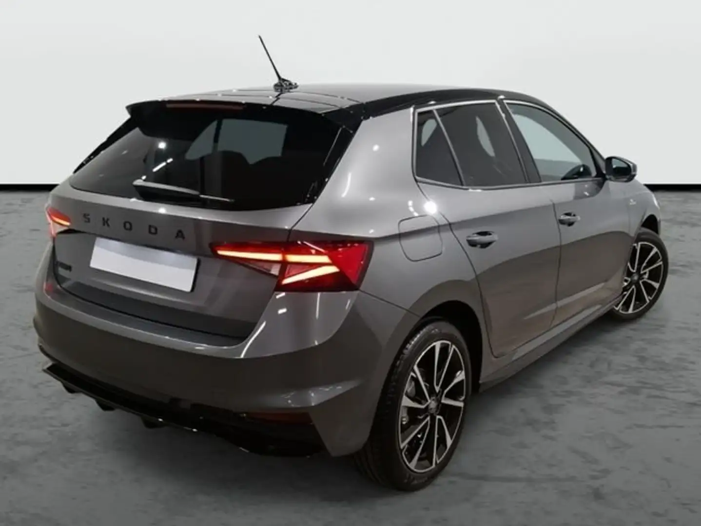 Skoda Fabia Monte Carlo Advanced 1.0 TSI 85 kW (116 CV) Manual Gris - 2