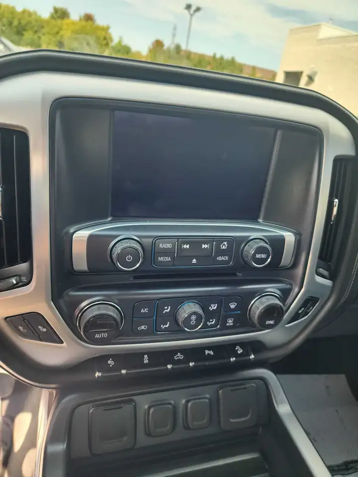GMC Sierra 1500 снимка GMC Sierra 1500