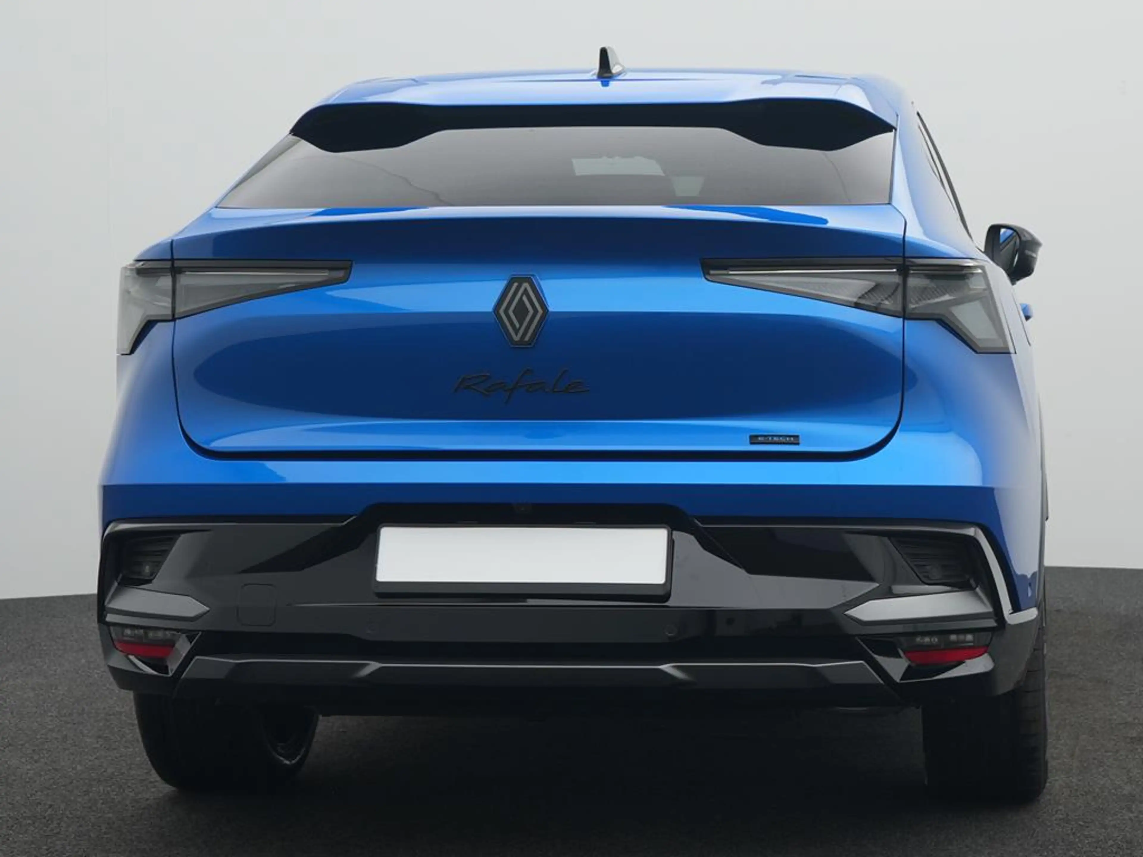 Renault Rafale Esprit Alpine E-Tech Plug in Hybrid 300 4x4 — photo 3