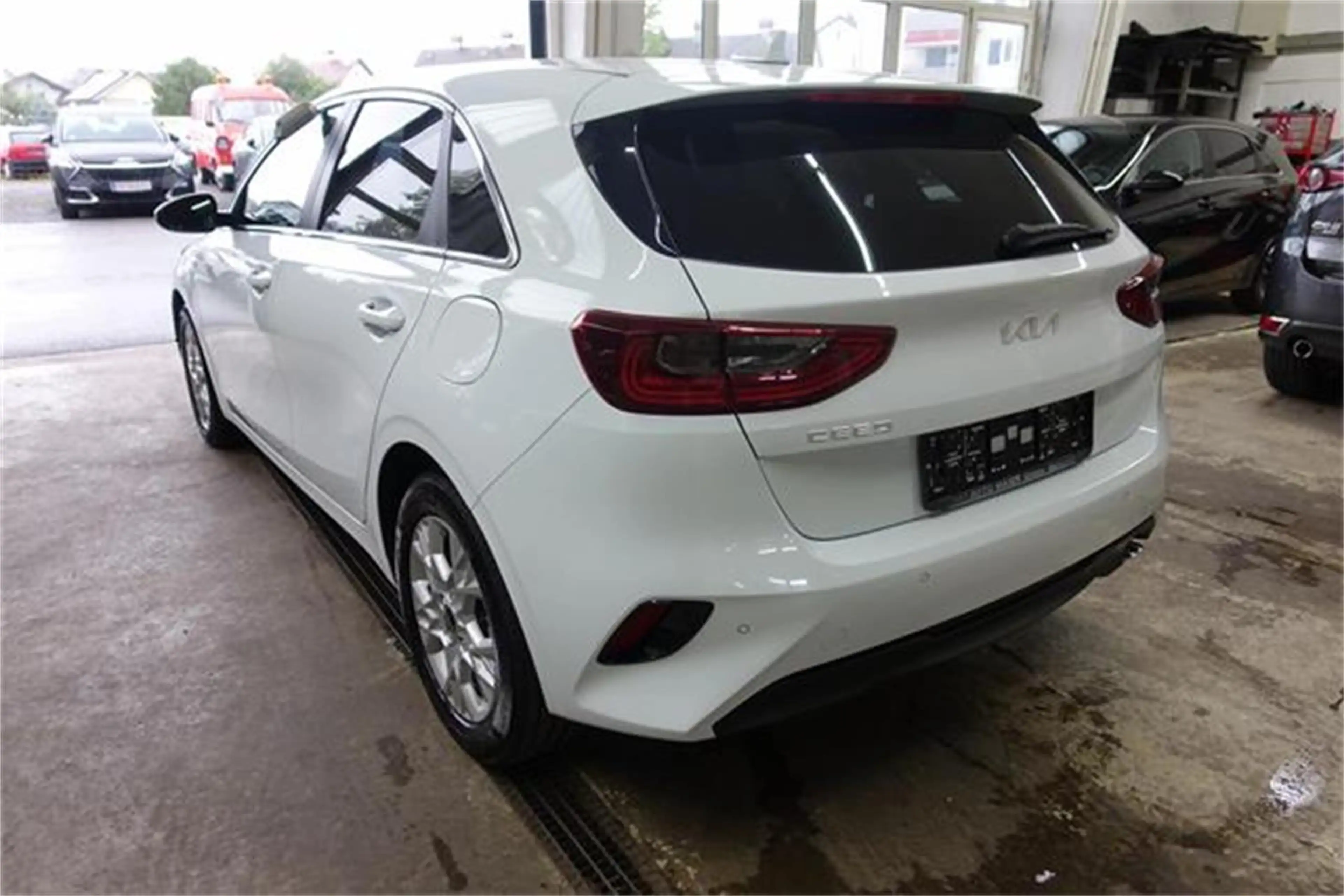 Kia Ceed / cee'd ceed 1,0 T-GDI GPF Silber — photo 3