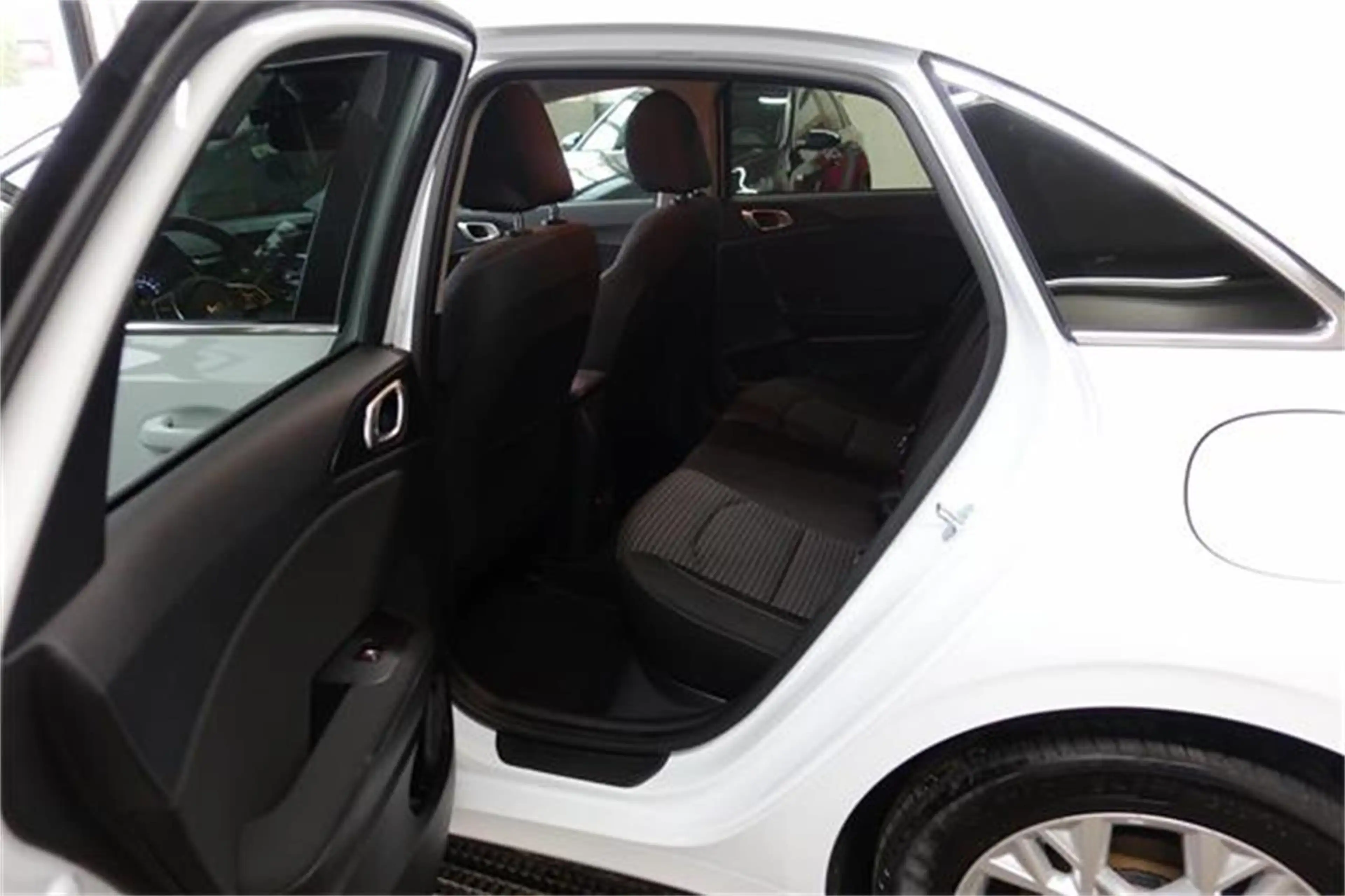 Kia Ceed / cee'd ceed 1,0 T-GDI GPF Silber — photo 8