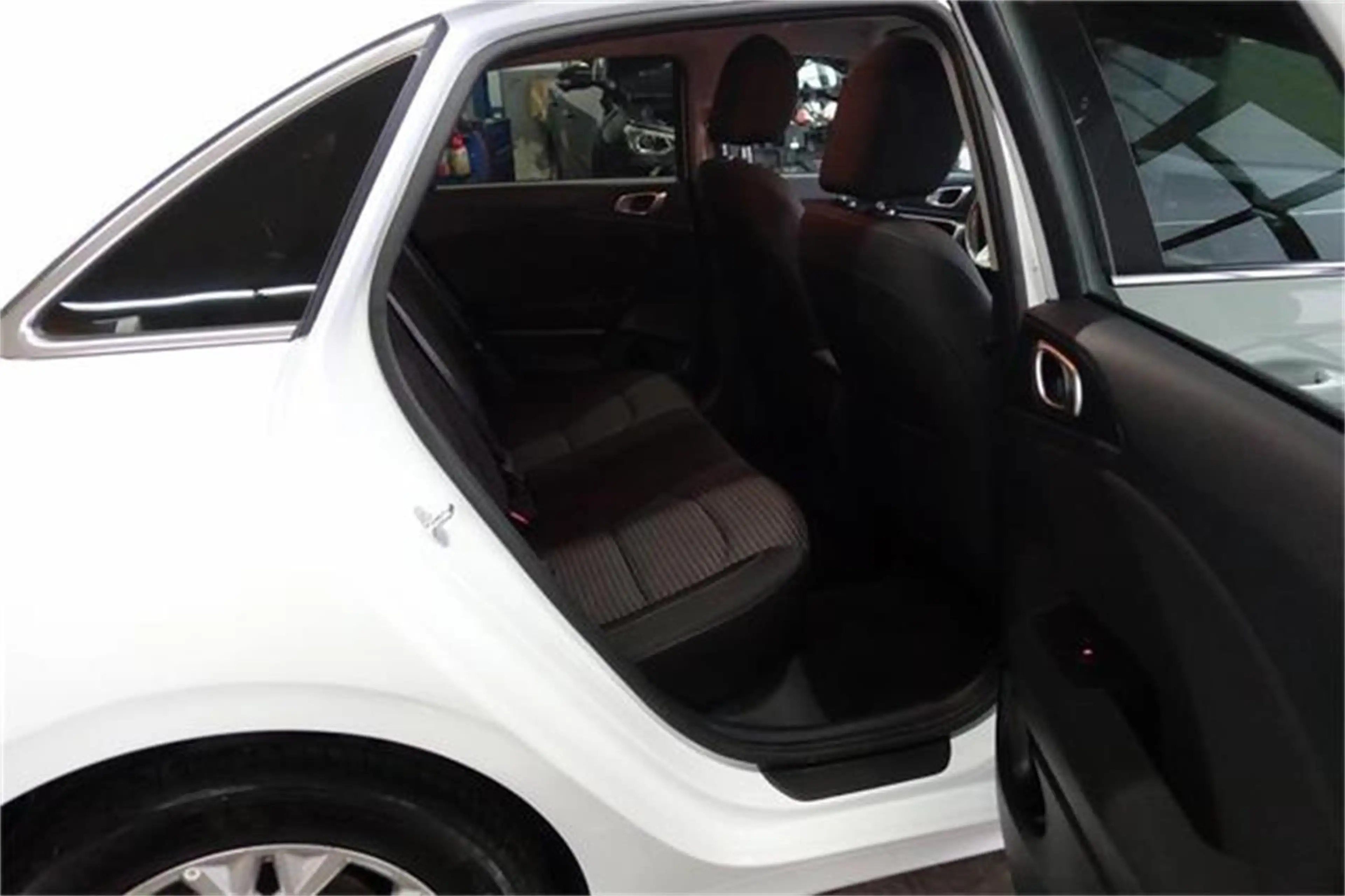 Kia Ceed / cee'd ceed 1,0 T-GDI GPF Silber — photo 9
