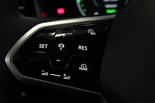 Volkswagen Touareg R eHybrid TSI 4MOTION Ansicht 35