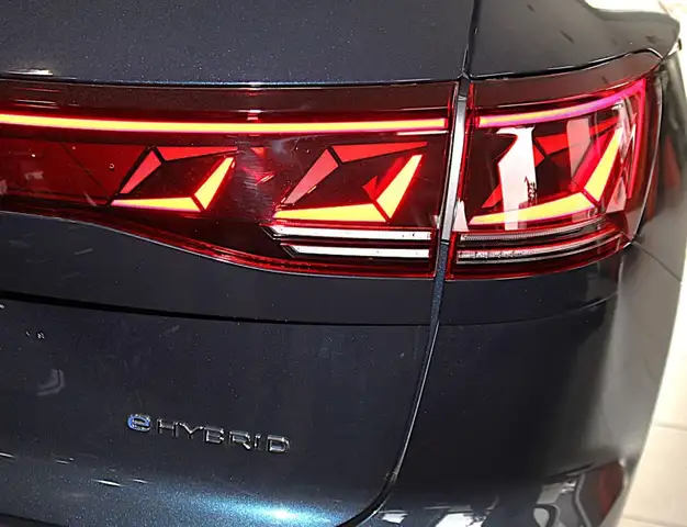 Volkswagen Touareg R eHybrid TSI 4MOTION Ansicht 8