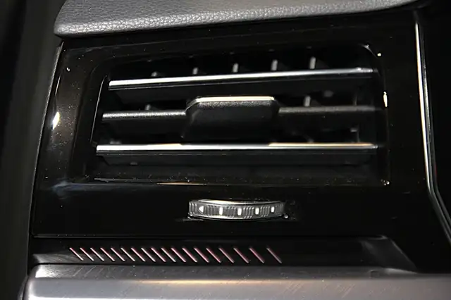 Volkswagen Touareg R eHybrid TSI 4MOTION Ansicht 23
