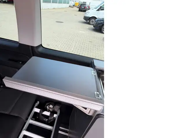 Mercedes-Benz Vito view 12