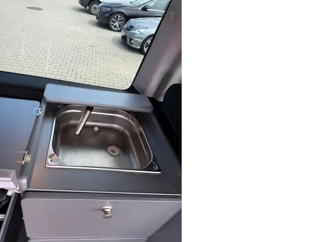 Mercedes-Benz Vito view 13
