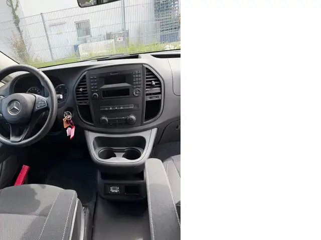 Mercedes-Benz Vito view 6