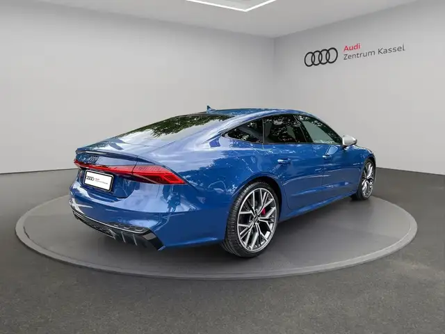 Audi S7 view 7