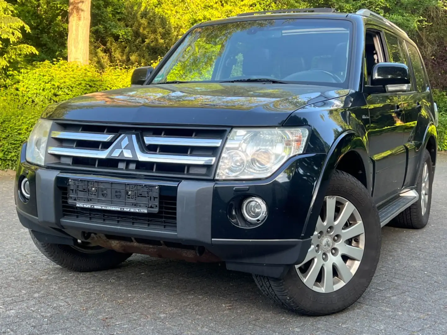 Mitsubishi Pajero 3.2 DI-D Instyle|NAVI|PANO|KAMERA|7SITZER Negro - 1
