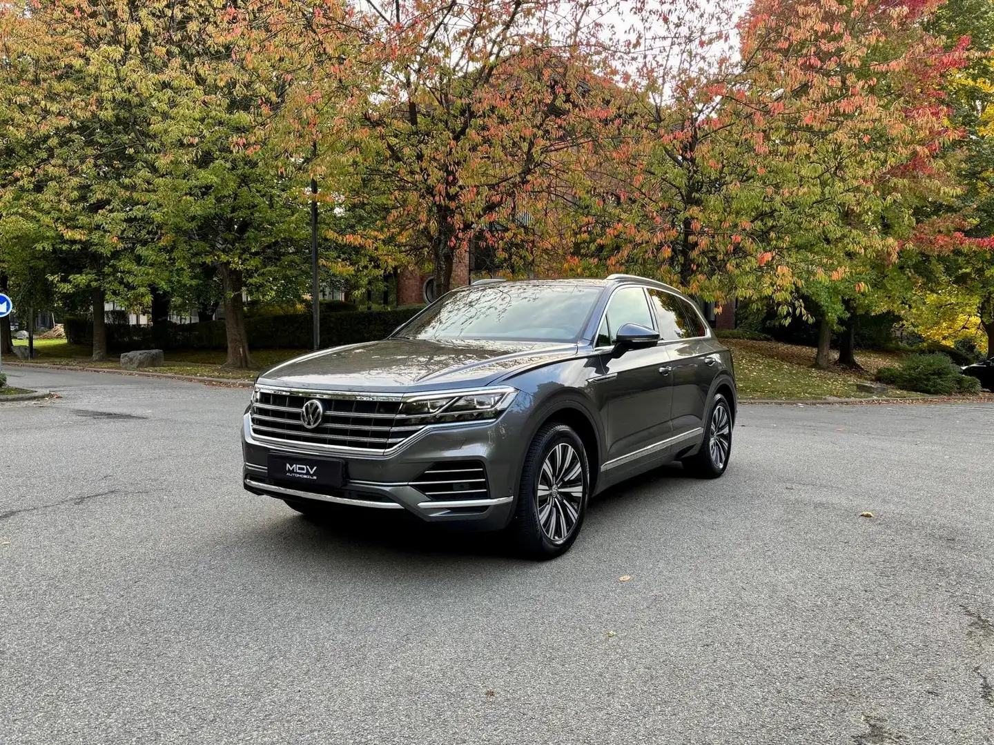 Volkswagen Touareg 3.0 TDi V6 4Motion  ** Led / Camera / Like New ** Gris - 2