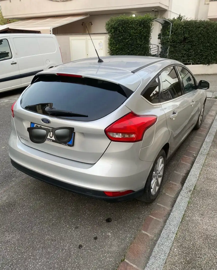 Ford Focus 5p 1.5 tdci Titanium s&s 95cv Argento - 2