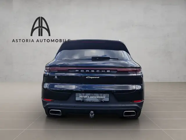Porsche Cayenne view 9