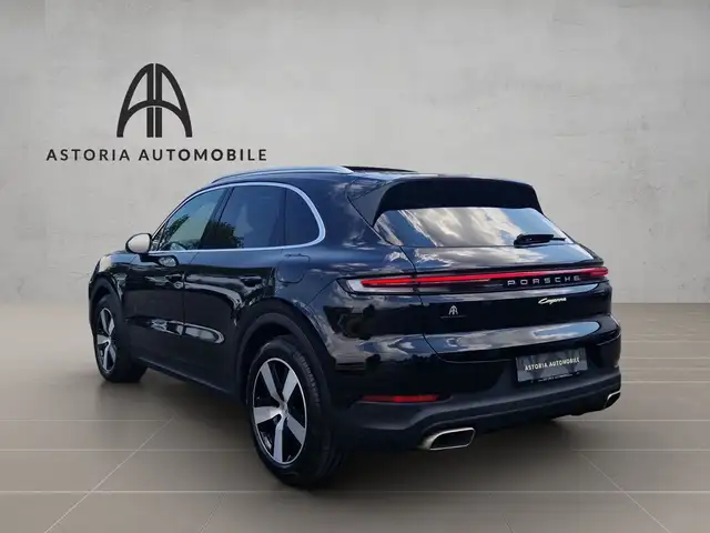 Porsche Cayenne view 10