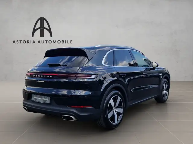 Porsche Cayenne view 4