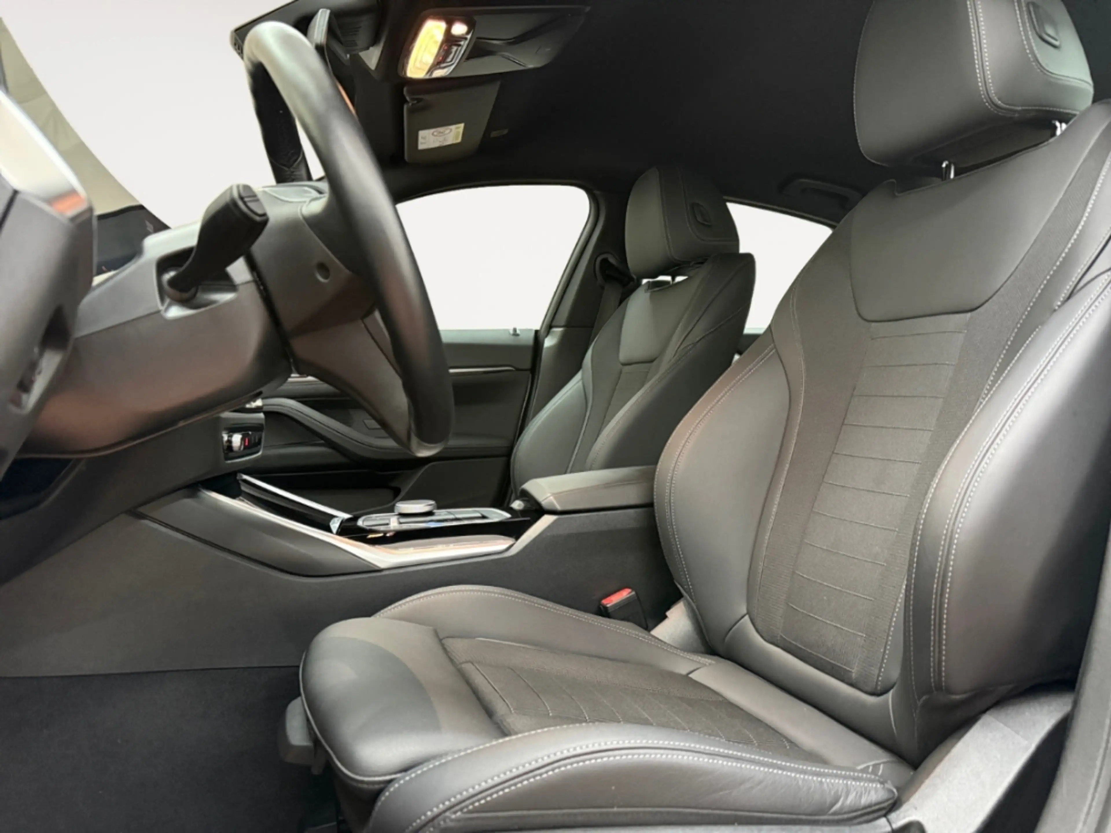 BMW i4 eDrive Gran Coupe B-ZERT AUTOMATIK NAV LED DIG-DIS — photo 9