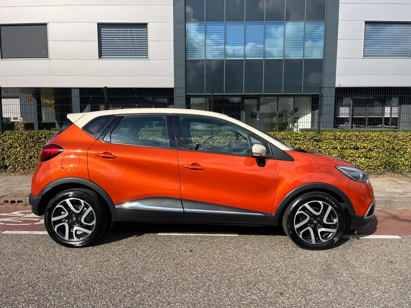 Renault Captur 1.2 TCe Dynamique Achterruitrijcamera Navigatie Cr Oranje - 2
