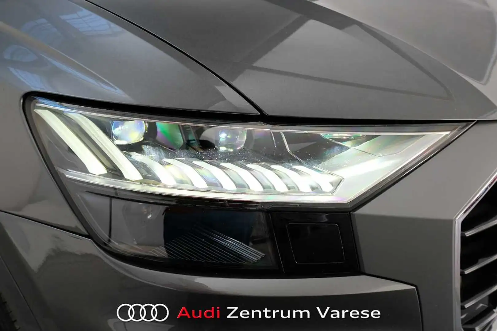 Audi Q8 50 TDI 286CV Quattro Stronic MHEV Sport Sline Grigio - 2