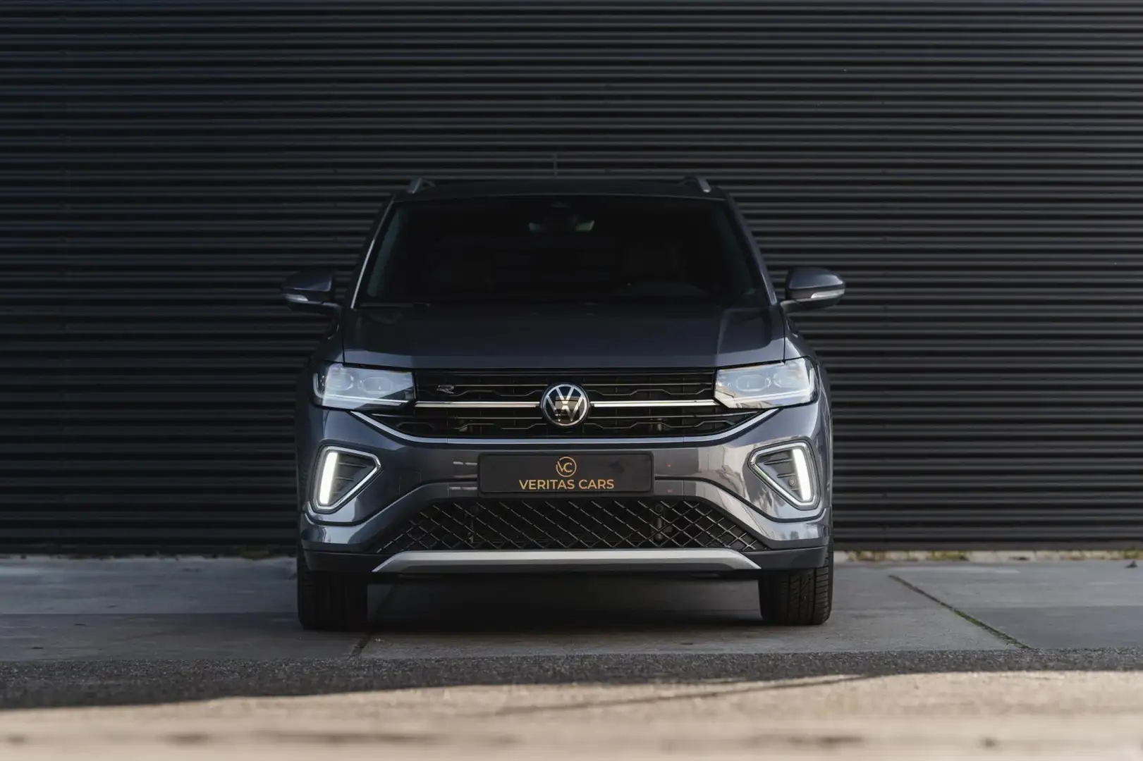 Volkswagen T-Cross 1.5 TSI R-Line 150PK 3x R-Line |ACC|IQ-Light|Navi| Gris - 2