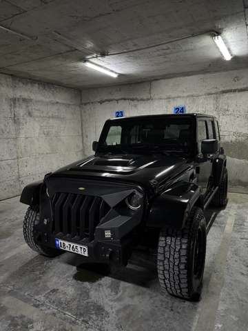 Imagine Jeep Wrangler Rubicon Spetial Edition MW3 Call of Duty 104/200