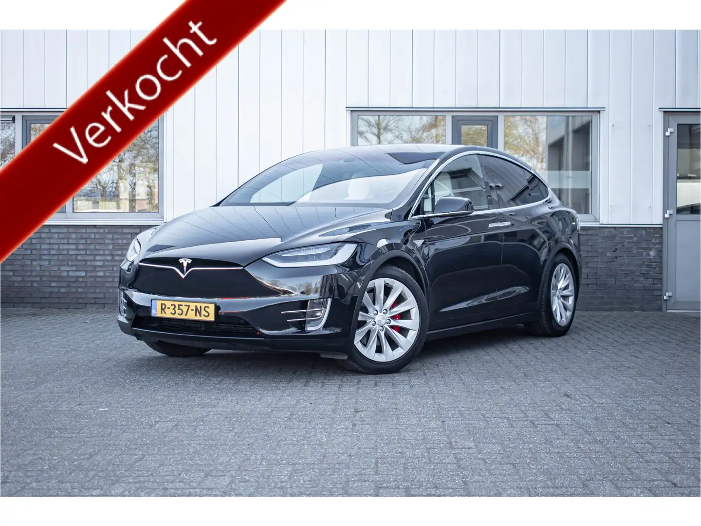Tesla Model X P90D Performance / 7 persoons / CCS Ombouw / Trekh Zwart - 1