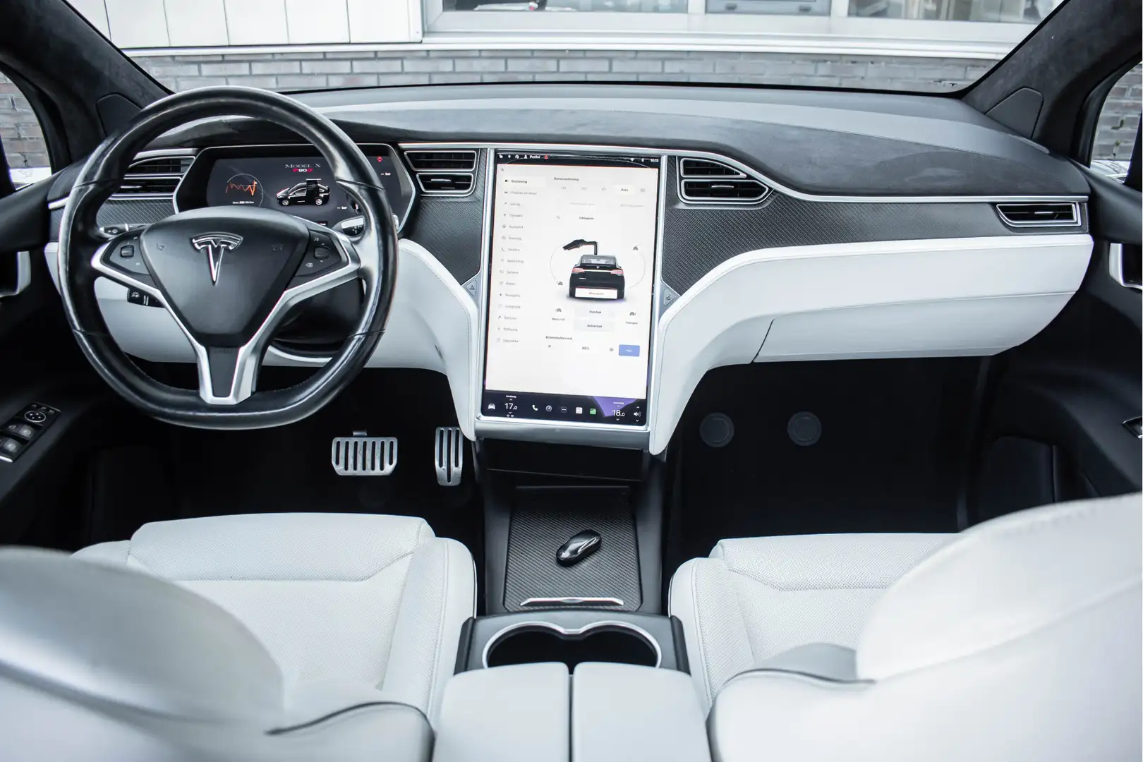 Tesla Model X P90D Performance / 7 persoons / CCS Ombouw / Trekh crna - 2