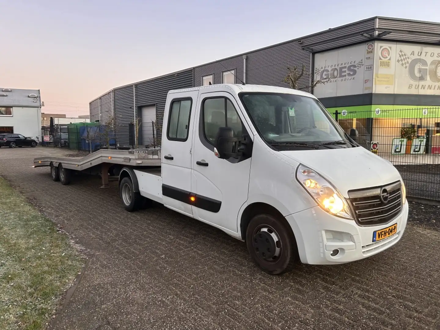 Opel Movano 2.3 CDTI L2H2 DC BE combi /Auto transporter / 2 au Blanc - 2